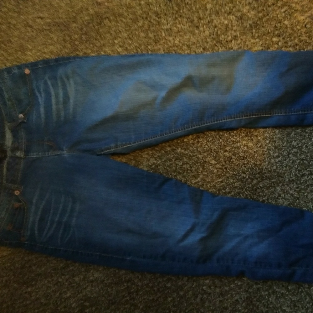 Shirt legged jeans